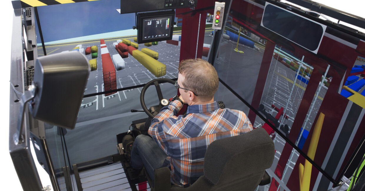 New simulator straddles virtual, real world operations