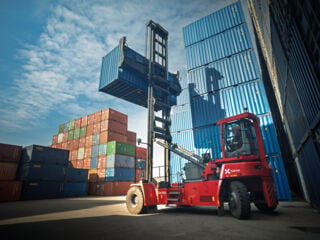 Pioneering work in the field of electric empty container handler