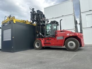 Medium Forklift Trucks 22,000–40,000 lbs