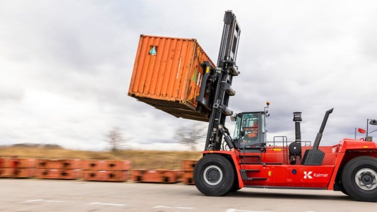 Heavy Forklift Trucks 18-54 ton