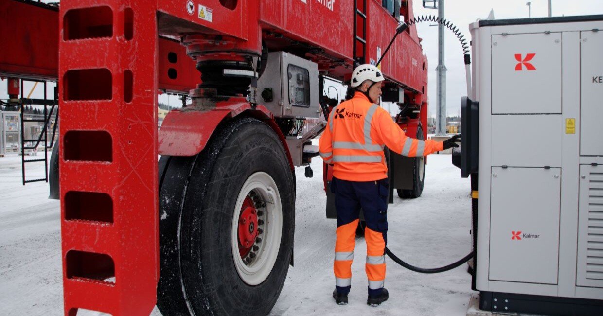 Megawatt Charging significantly shortens charge times for Electric Straddle Carriers