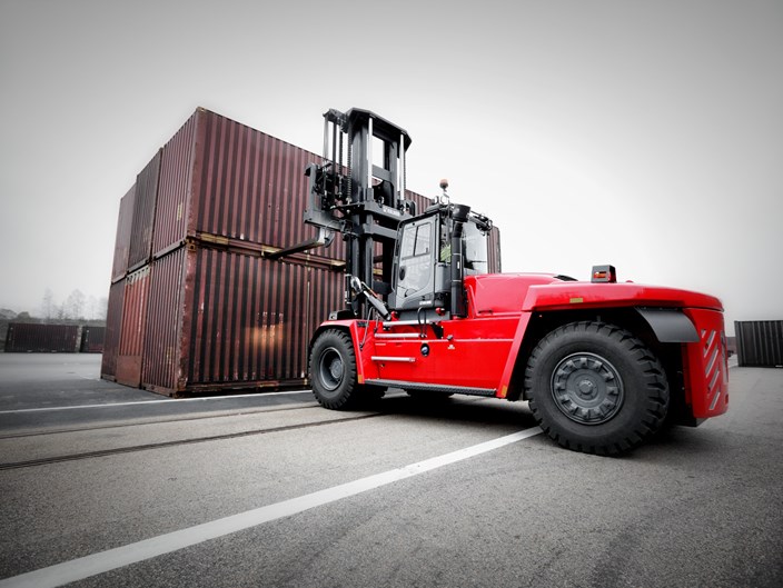 Forklift Trucks 40 000 115 000 Lbs Kalmarglobal